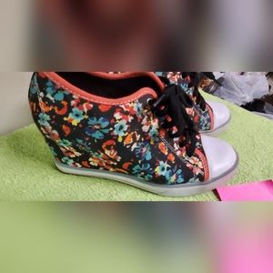 SO Floral Wedge Tennis Shoes